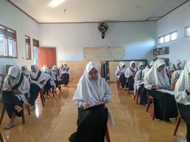 MBS Ulil Albab 2 Ngawi Melangsungkan Asesmen Sumatif Akhir Jenjang Mapel Kepondokan untuk Santri SMP–SMK