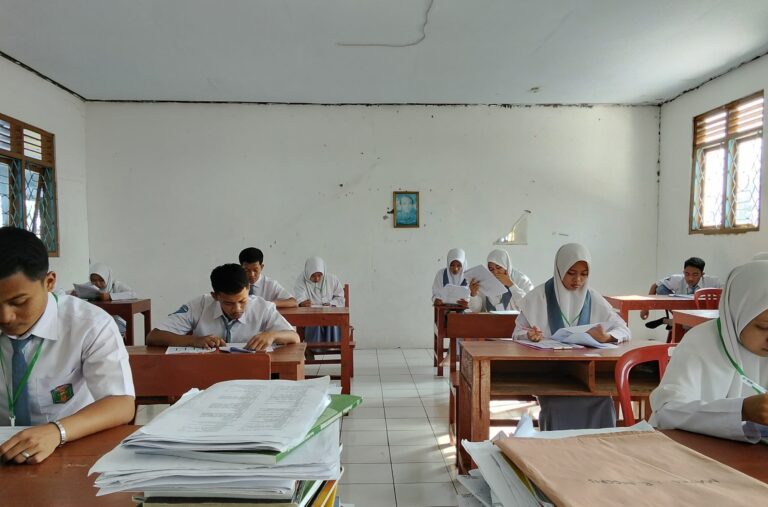 “Akhir Perjalanan, Awal Pengabdian: UAS Santri   MBS Ulil Albab 2 Ngawi Program SMK”