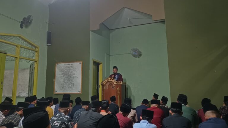 Santri Pesantren Ulil Albab 2 Ngawi Tunaikan Sholat Gerhana Bulan, Khutbah Singgung Mitos Angker dan Kisah Columbus